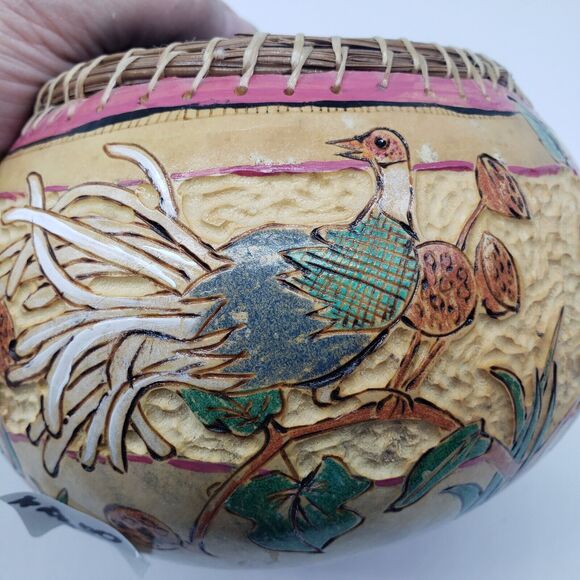 Hand Carved Hand Painted Gourd w/ marsh lotus birds & dragonflies. Artist signed - Picture 12 of 15